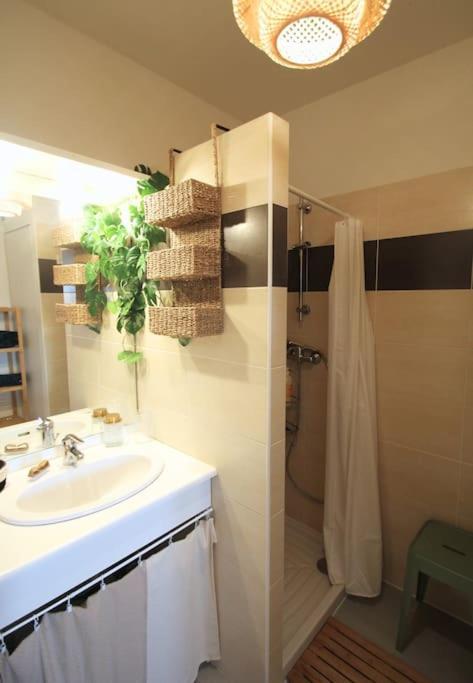Cosy Appartement Entre Vignes Et Garrigue Avec Piscine Péret Eksteriør billede