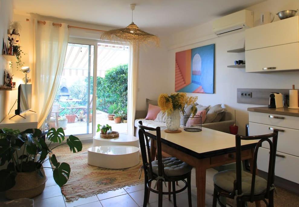 Cosy Appartement Entre Vignes Et Garrigue Avec Piscine Péret Eksteriør billede
